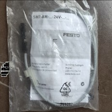 574337 SMT-8M-A-PS-24V-E-0.3-M12 FESTO Magnetic switch New And Original