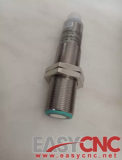 133054 UB500-18GM75-I-V15 Pepperl + Fuchs sensor NEW