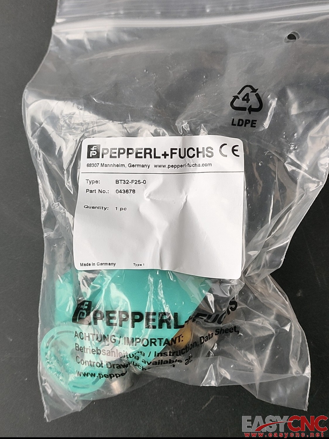 043678 BT32-F25-0 Pepperl + Fuchs sensor accessories NEW