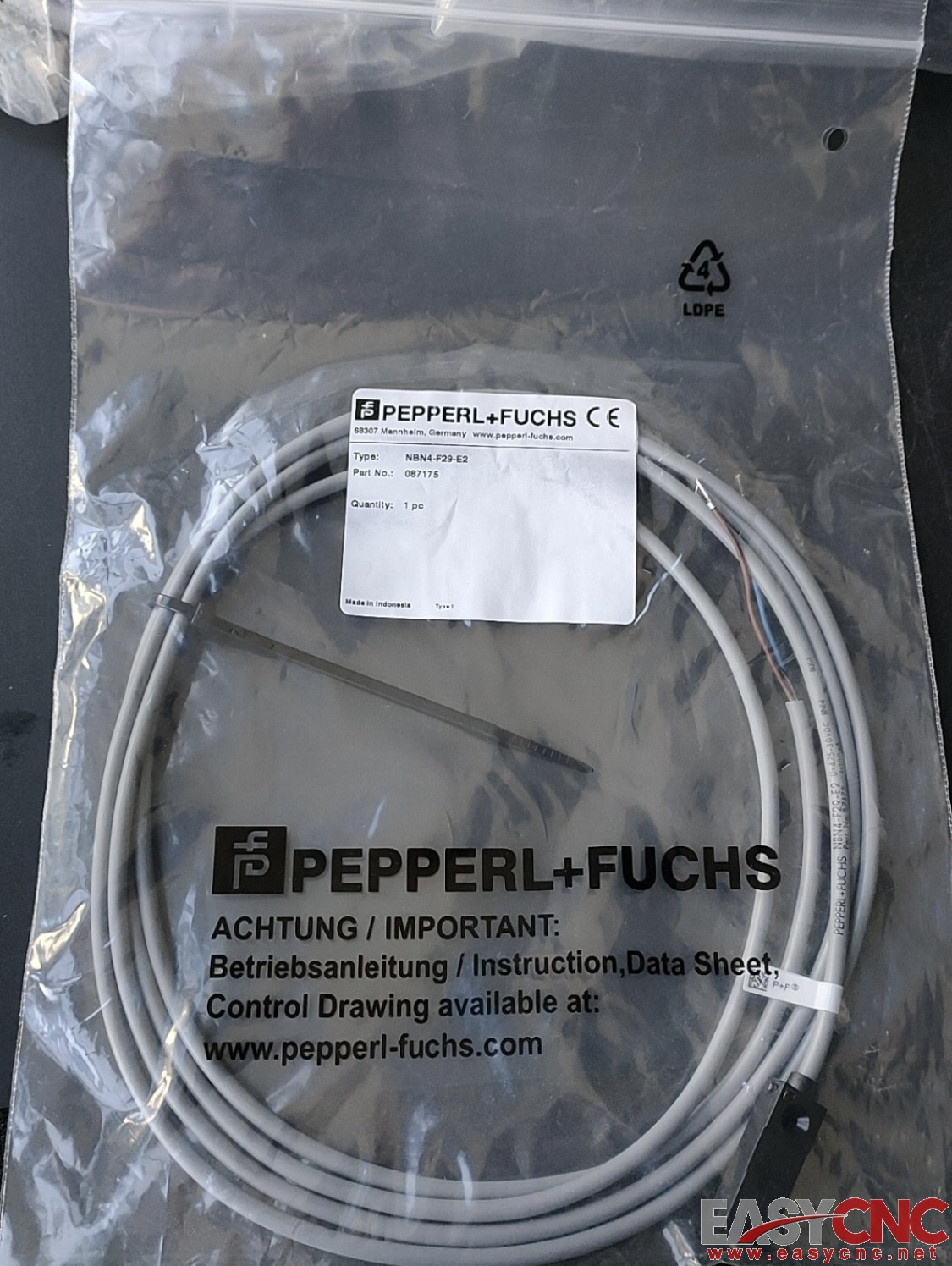 087175 NBN4-F29-E2 Pepperl + Fuchs Sensor Connector Cable NEW