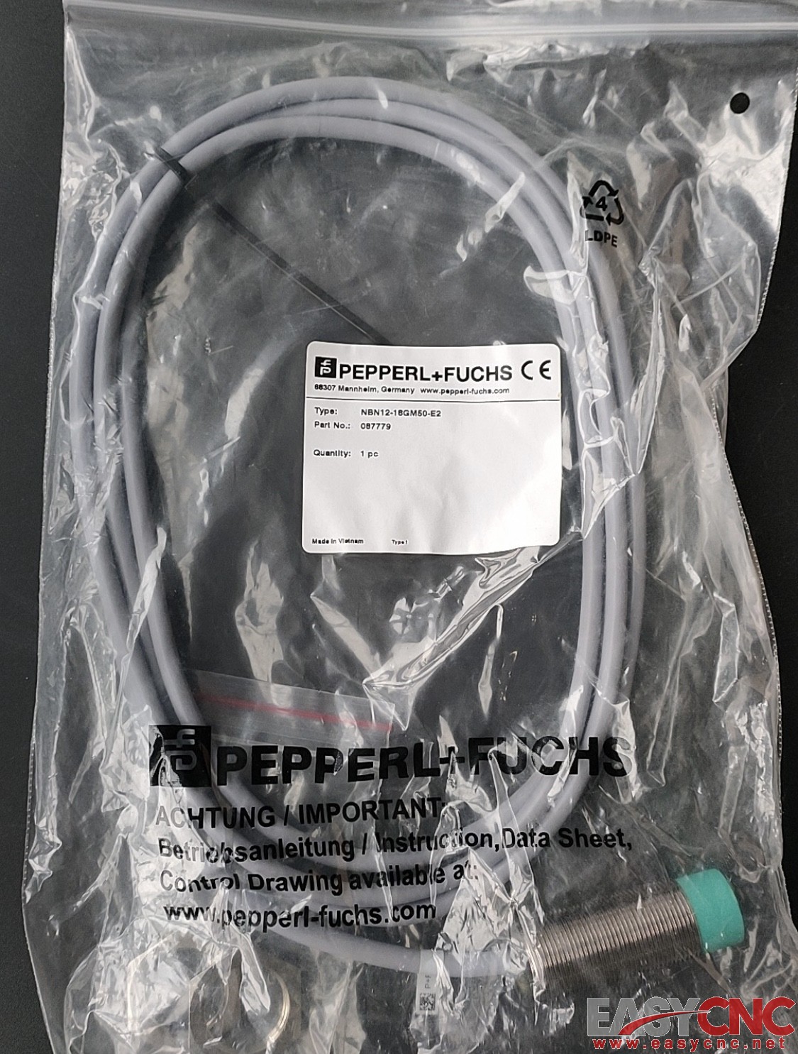 087779 NBN12-18GM50-E2 Pepperl + Fuchs Sensor Connector Cable NEW