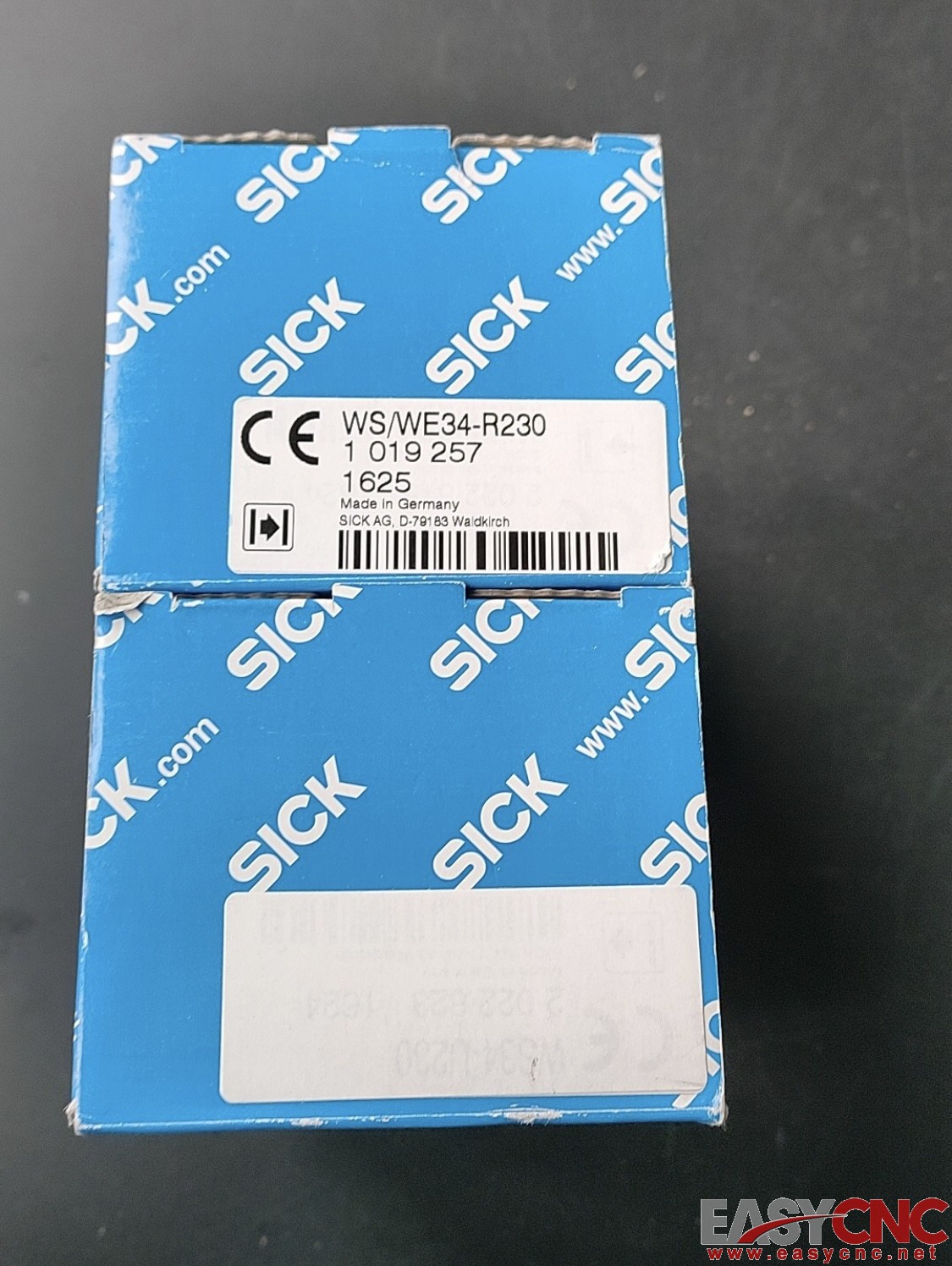 1019257 WS/WE34-R230 SICK Photoelectric Sensor NEW