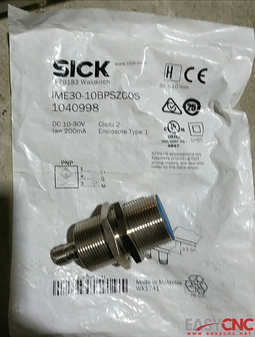 1040998 IME30-10BPSZC0S SICK proximity sensor NEW