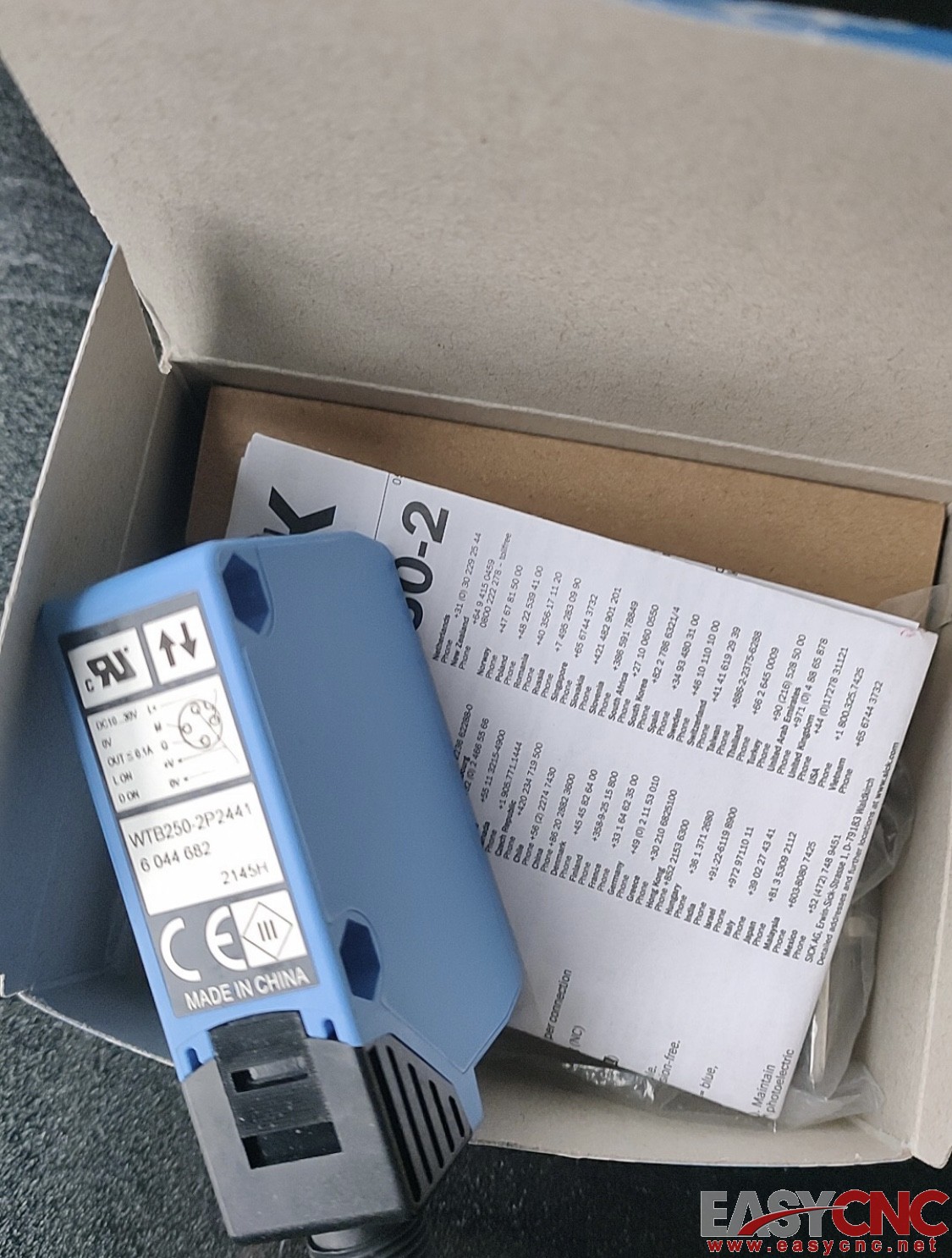 6044682 WTB250-2P2441 SICK photoelectric sensor New