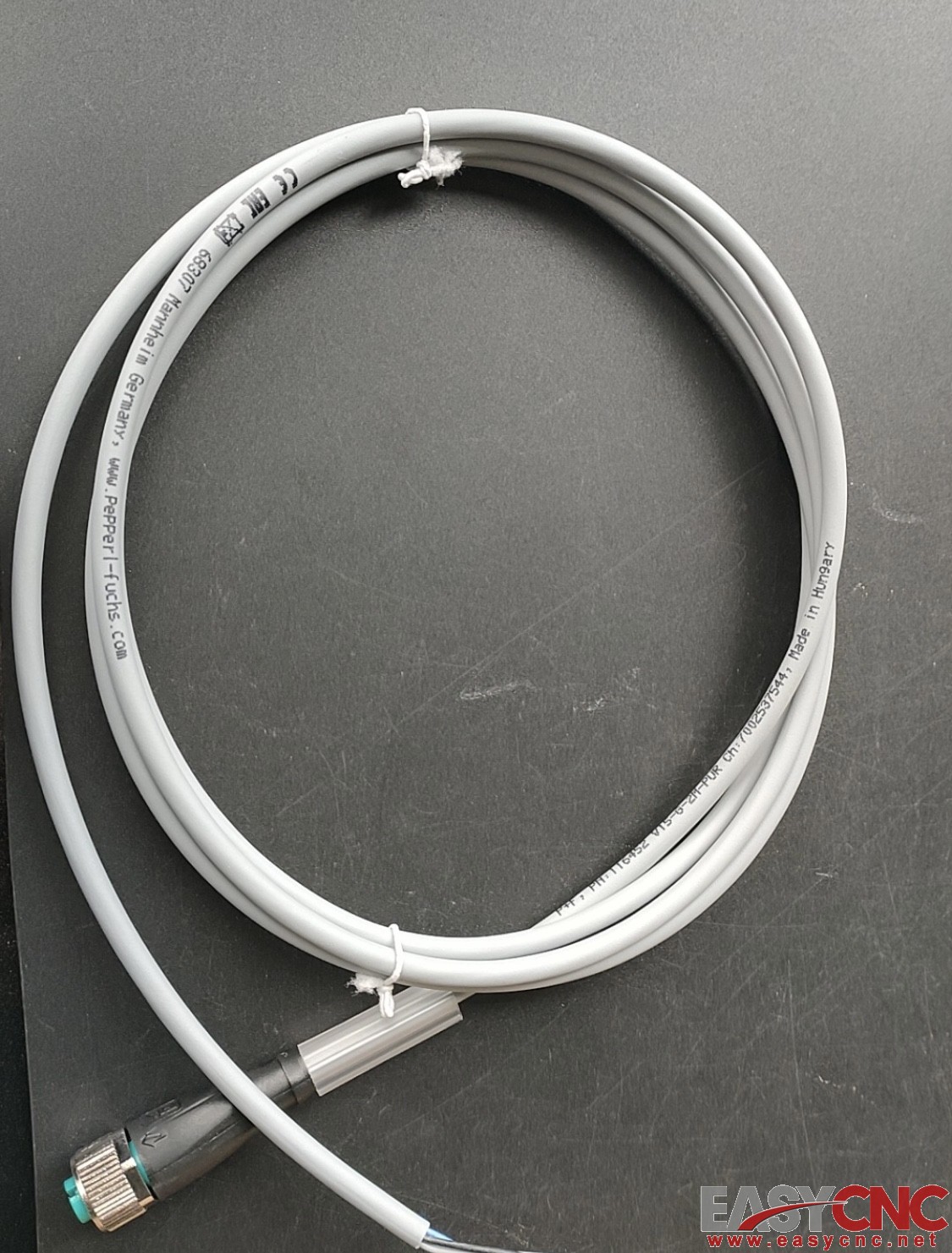 68307 V15-G-2M-PVC Pepperl + Fuchs cable NEW