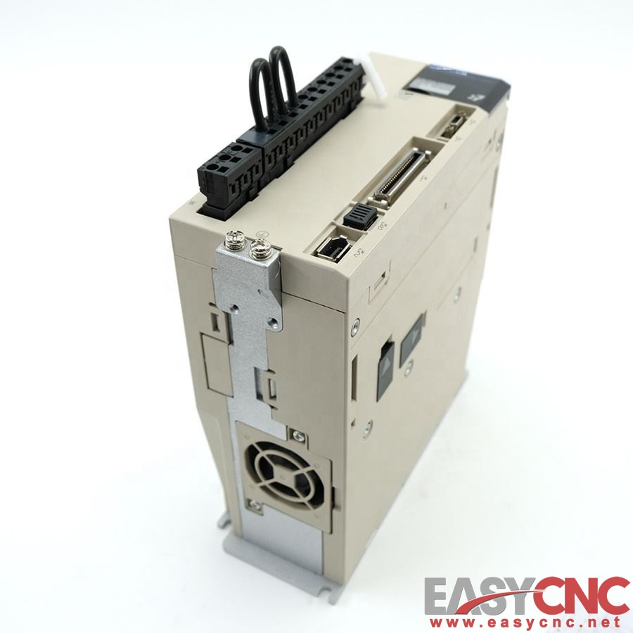 SGD7S-5R5A00A002 Yaskawa Ac Servo Drive Used