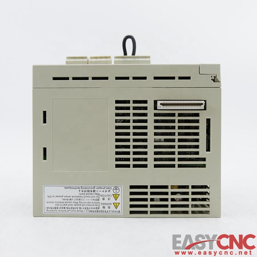 SGDH-04AE YASKAWA  AC servo drive amplifier unit 0.4KW Used