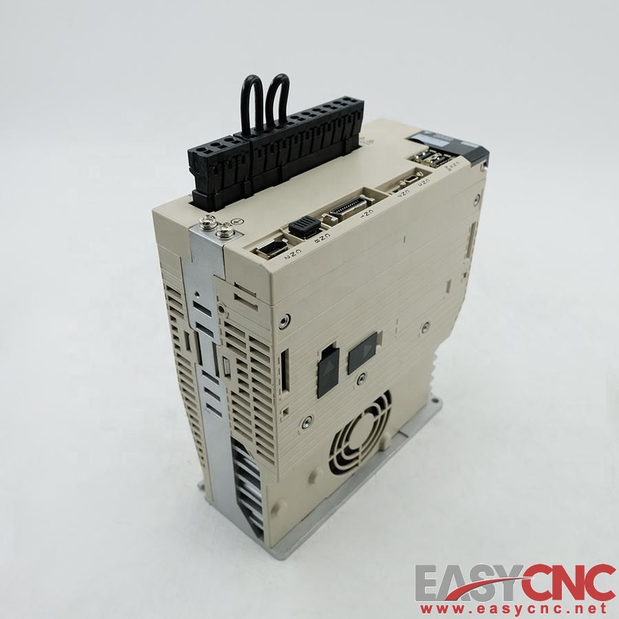 SGDV-3R8A11A Yaskawa AC Servo Drive Amplifier Unit Used