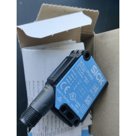 1041381 WTE11-2P2432 SICK photoelectric sensor NEW